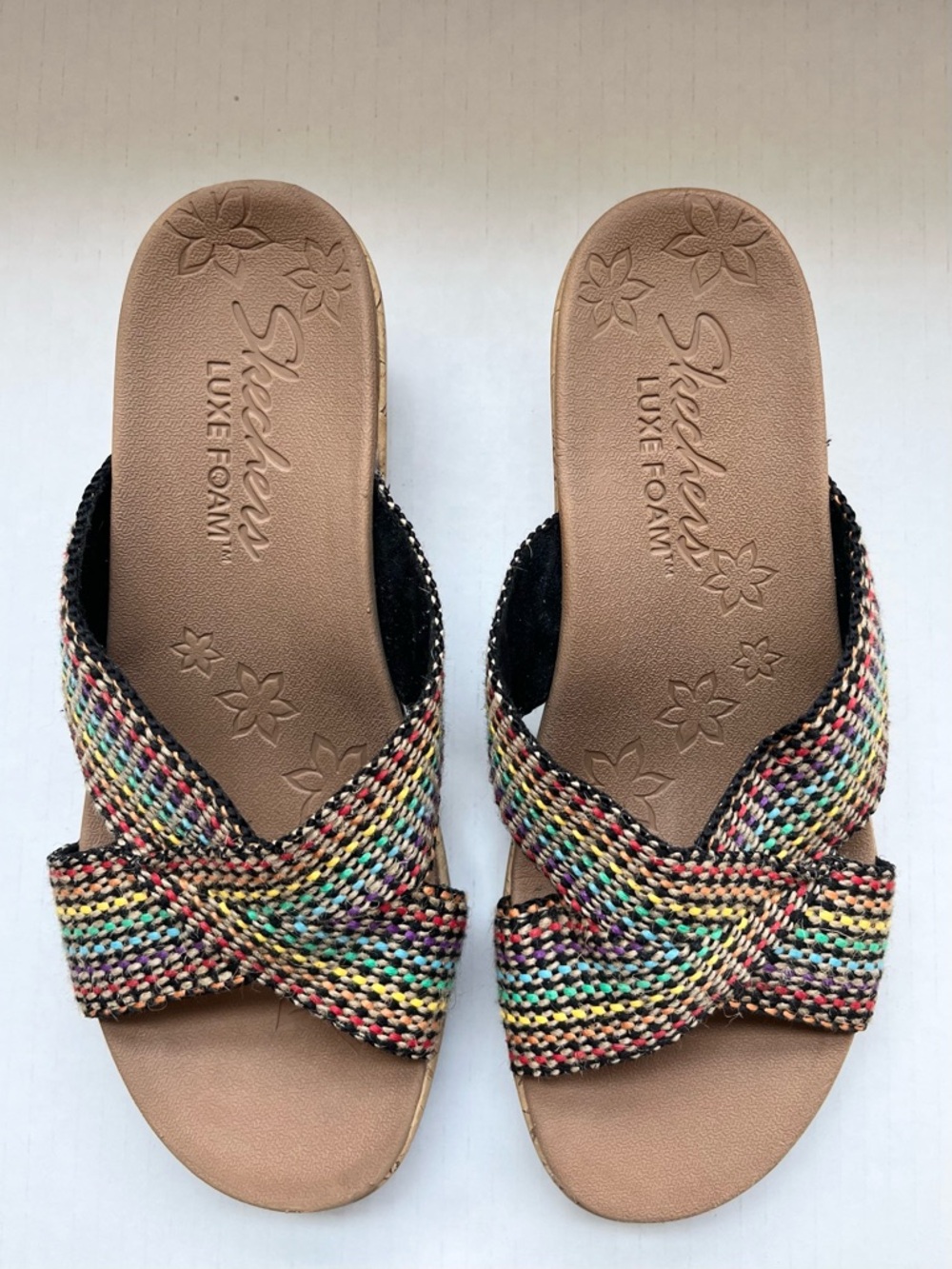 Sketchers Cork Wedge Multicolored Textile Upper Cross Strap Sandals. Size 8